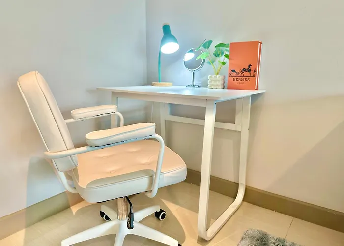 Cozy Retreat In Ekkamai Apartment