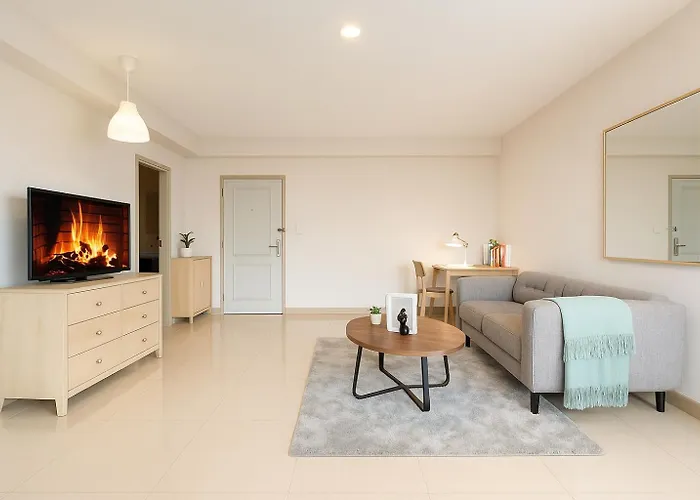 Cozy Retreat In Ekkamai Apartment