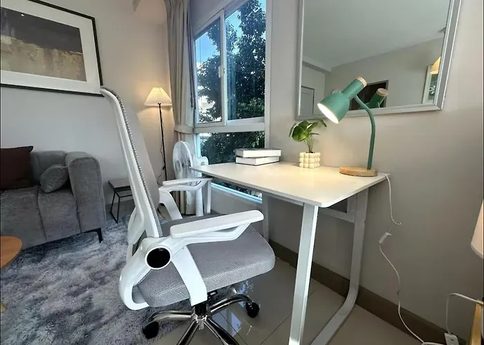 Cozy Retreat In Ekkamai Bangkok